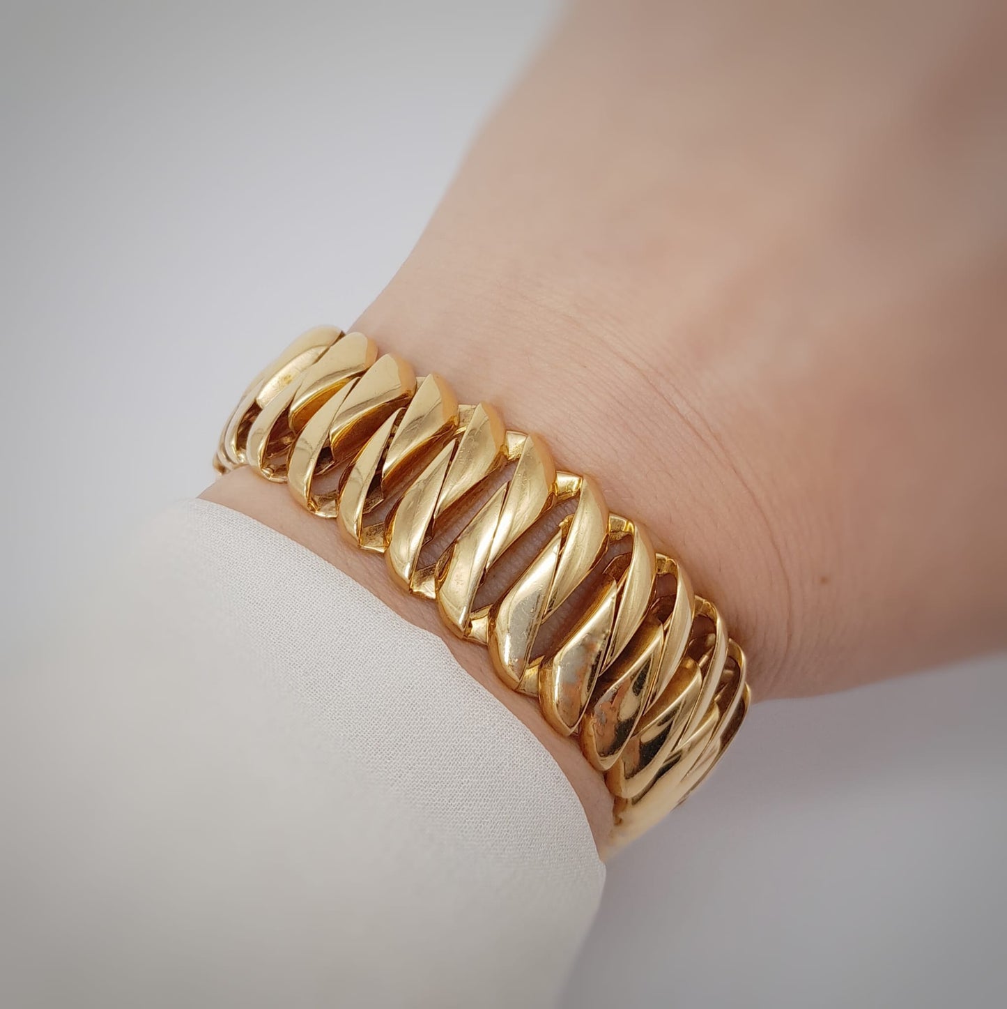 Bracciale  a fascia alta