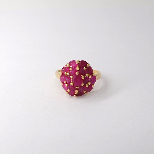 Anello con fiore di rubini