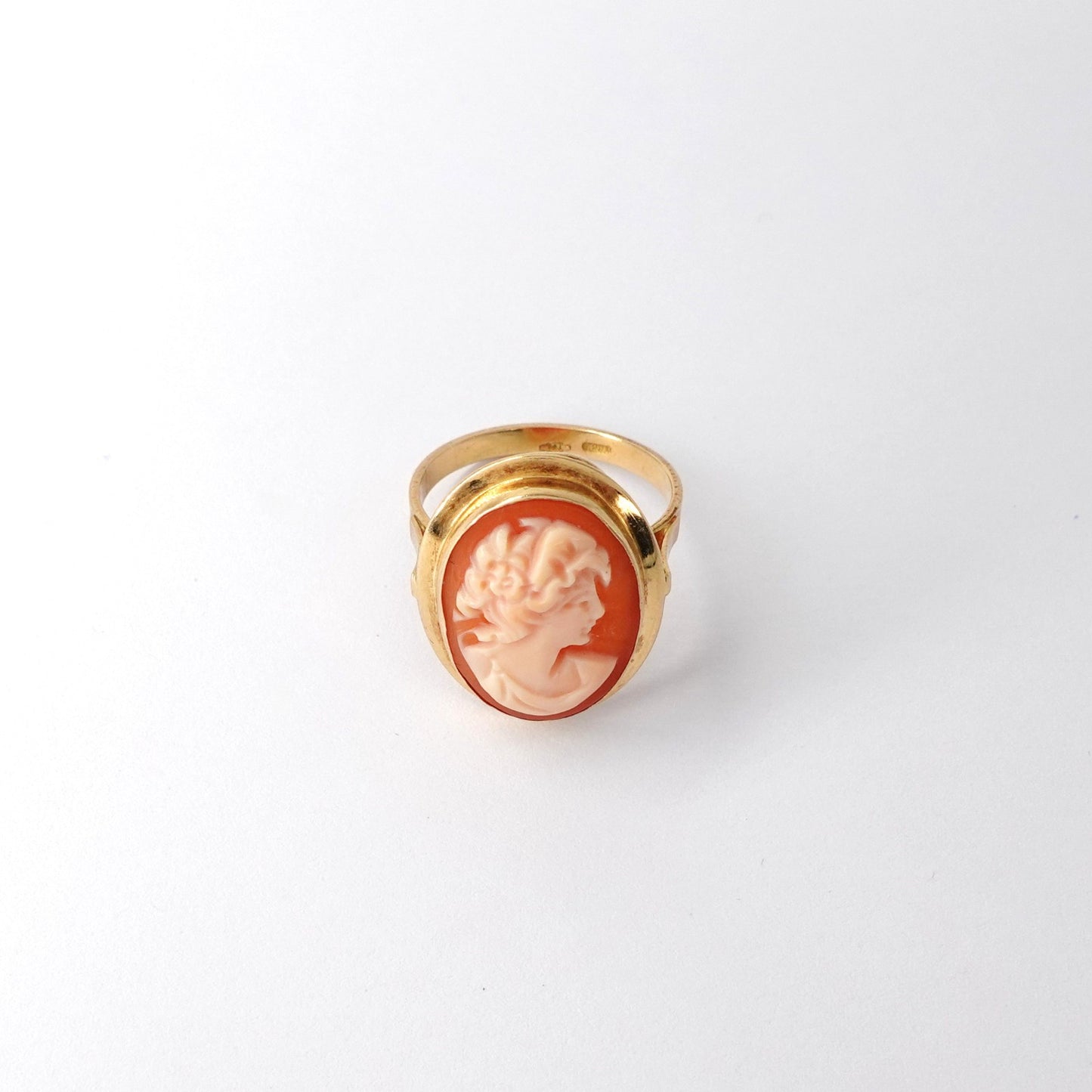 Anello  con cammeo