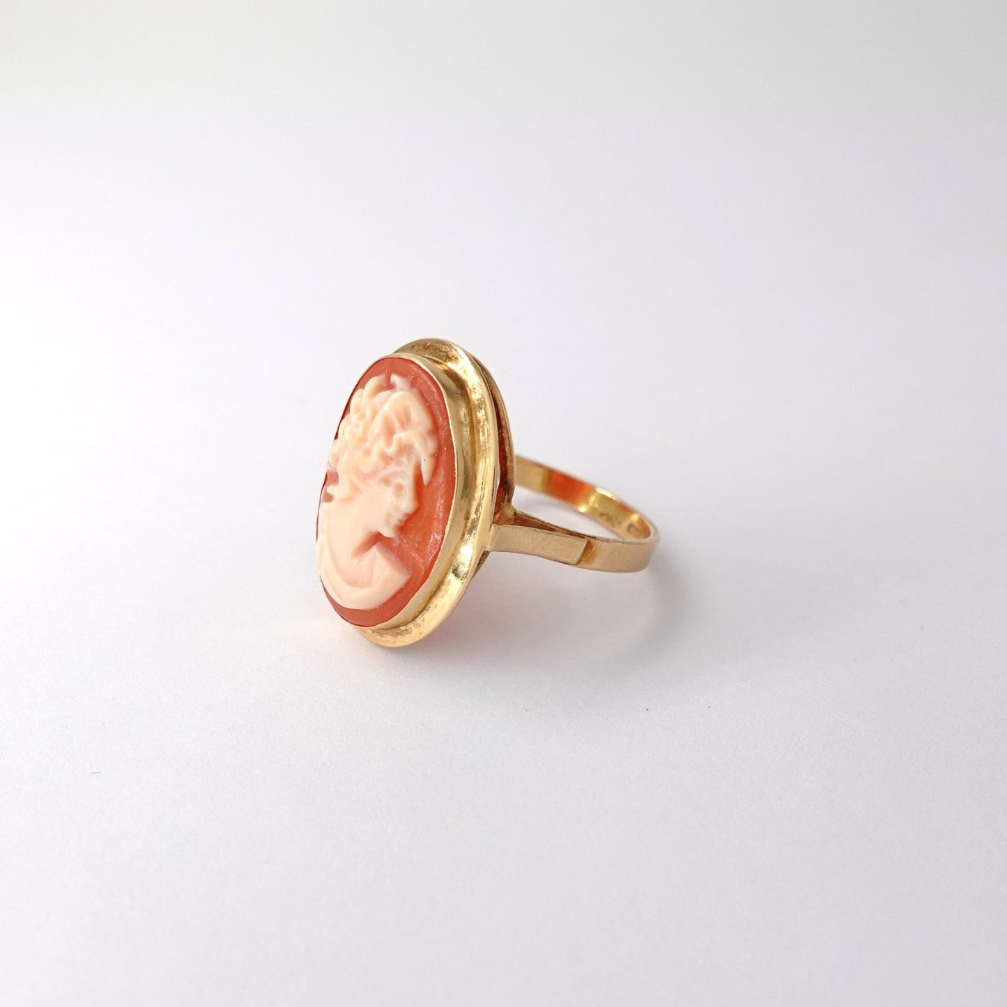 Anello  con cammeo