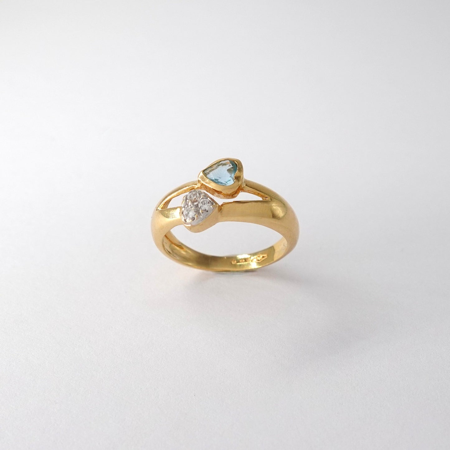 Anello cuori contrariè