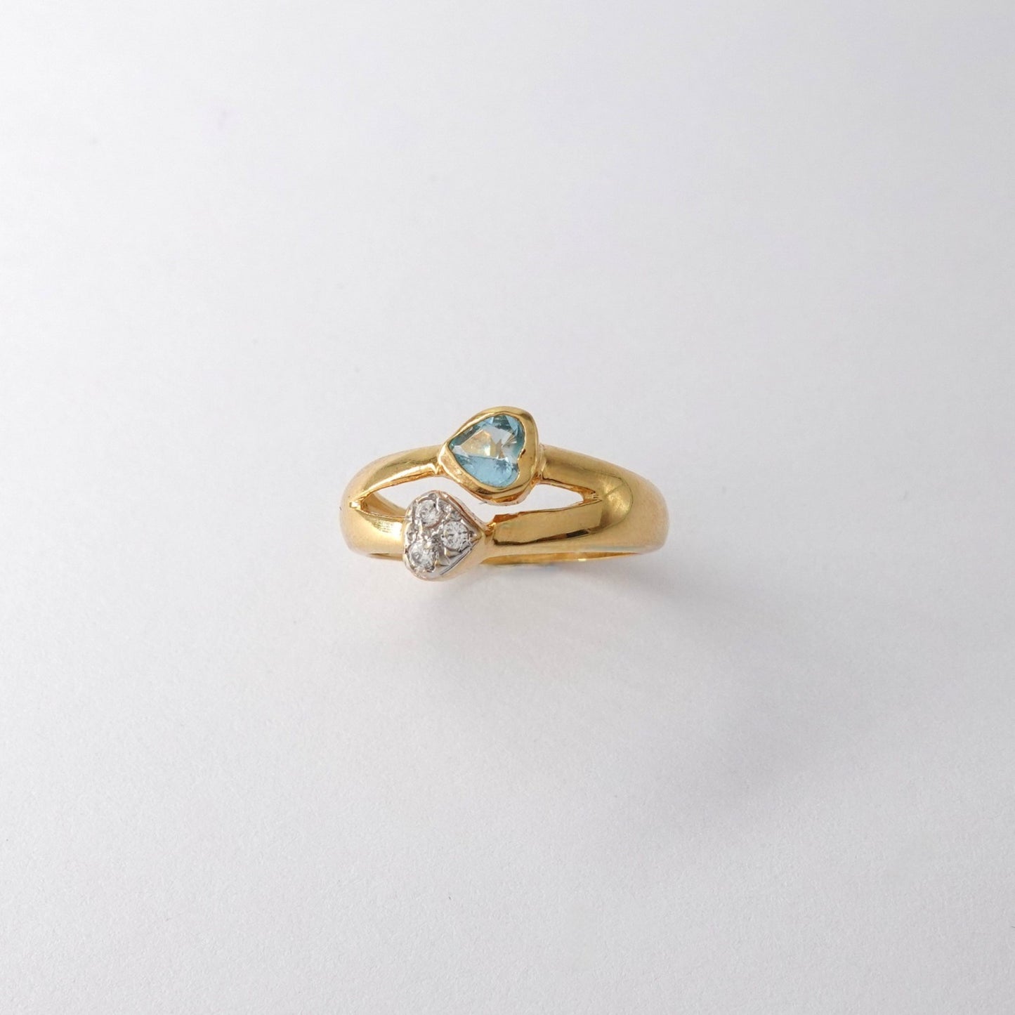 Anello cuori contrariè