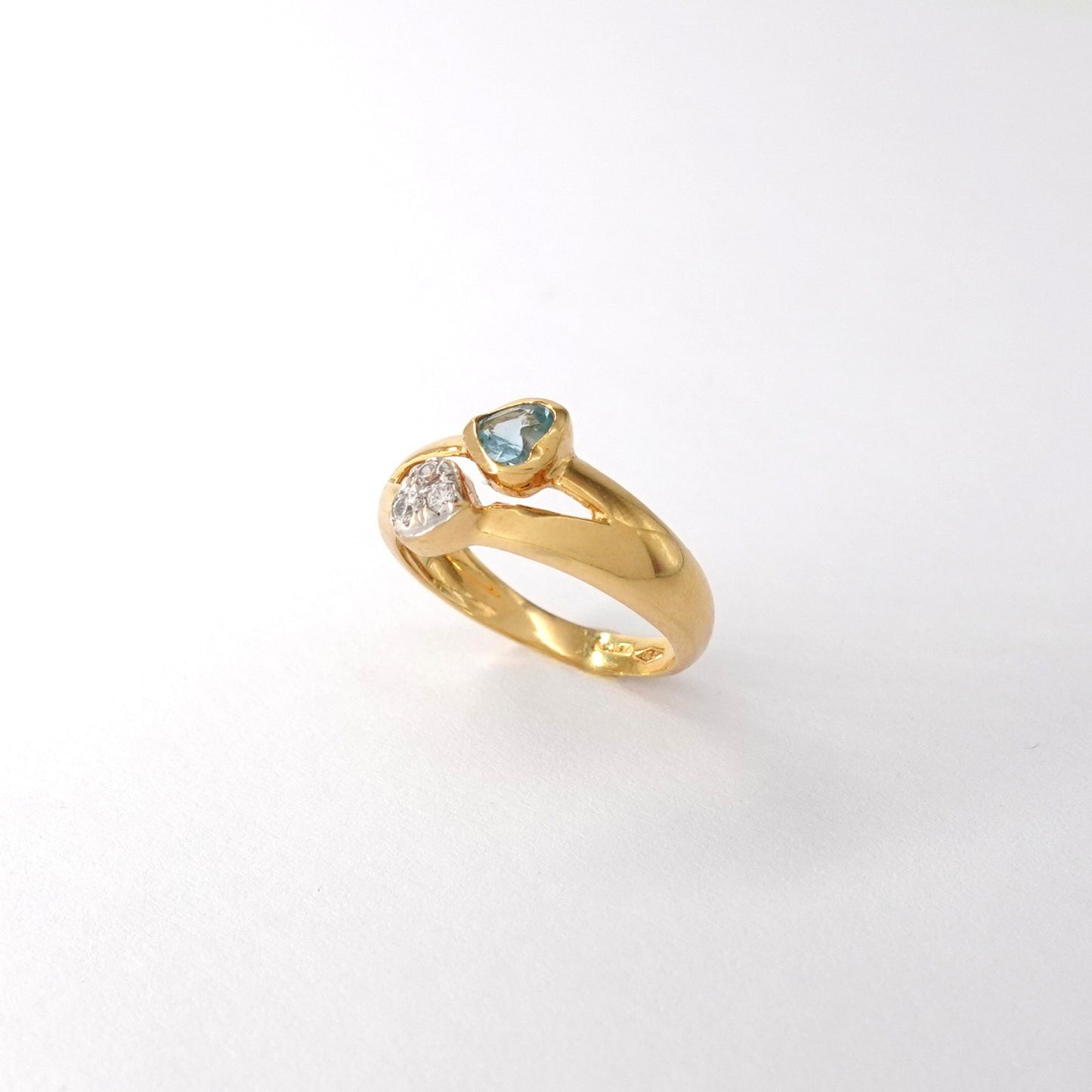 Anello cuori contrariè