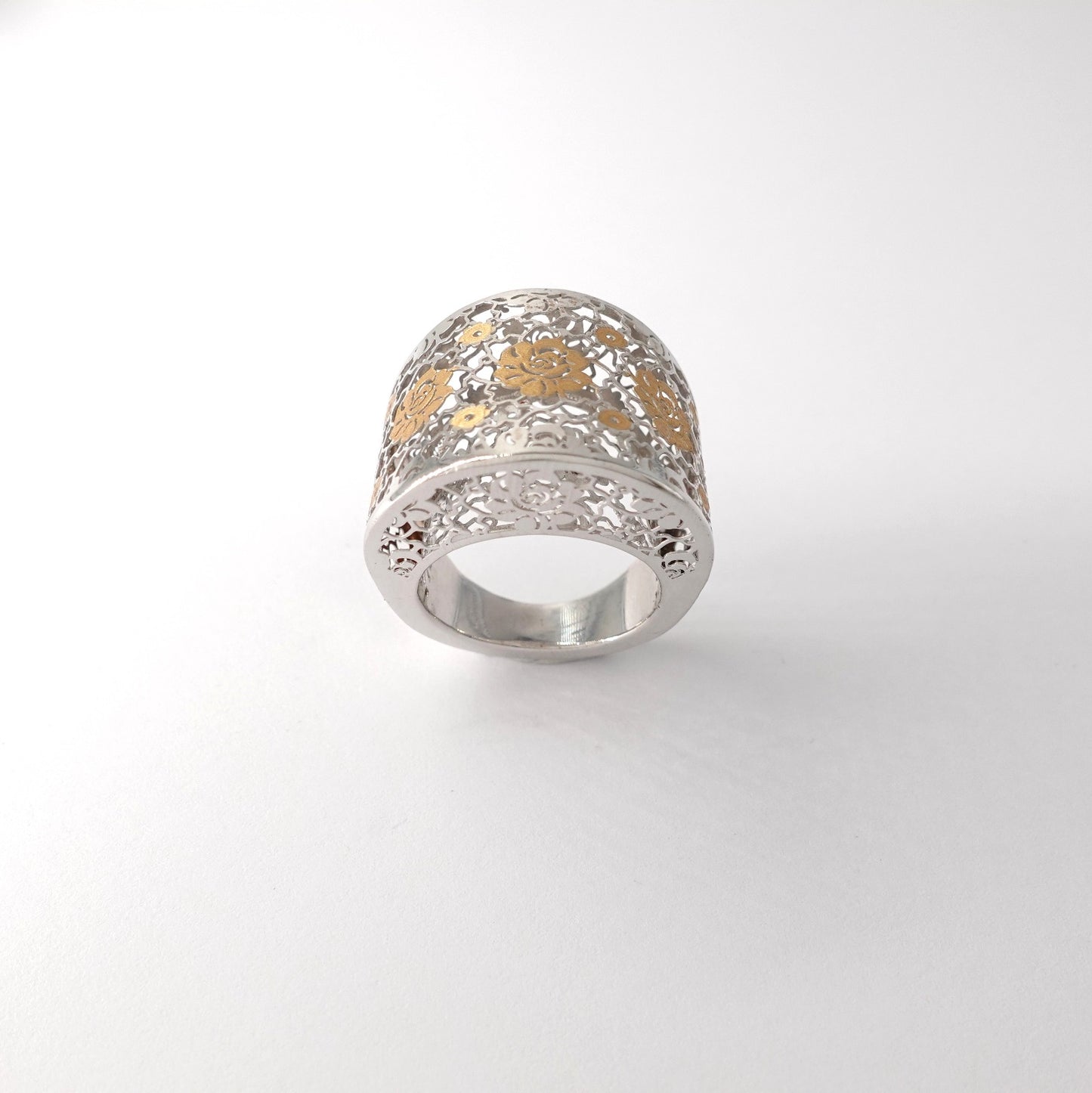 Anello traforato
