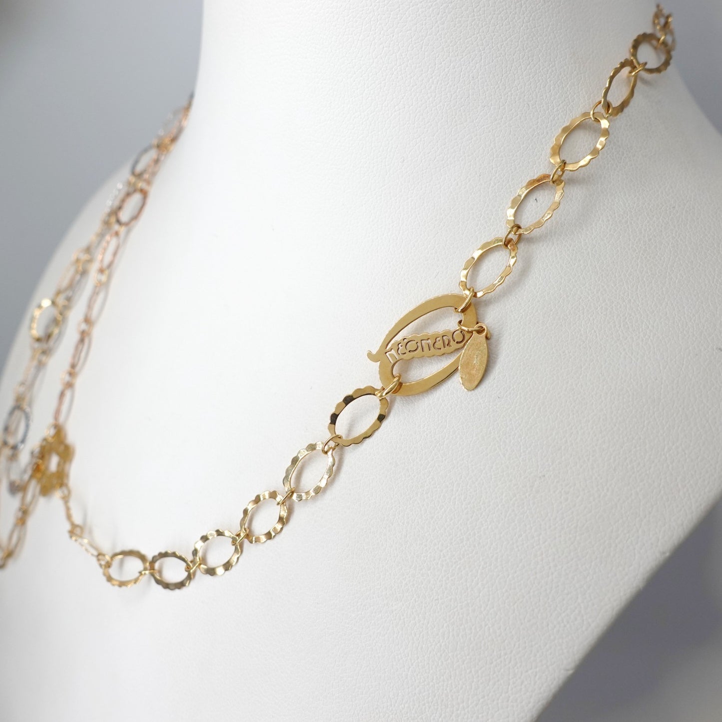 Collier  composto da  tre catene