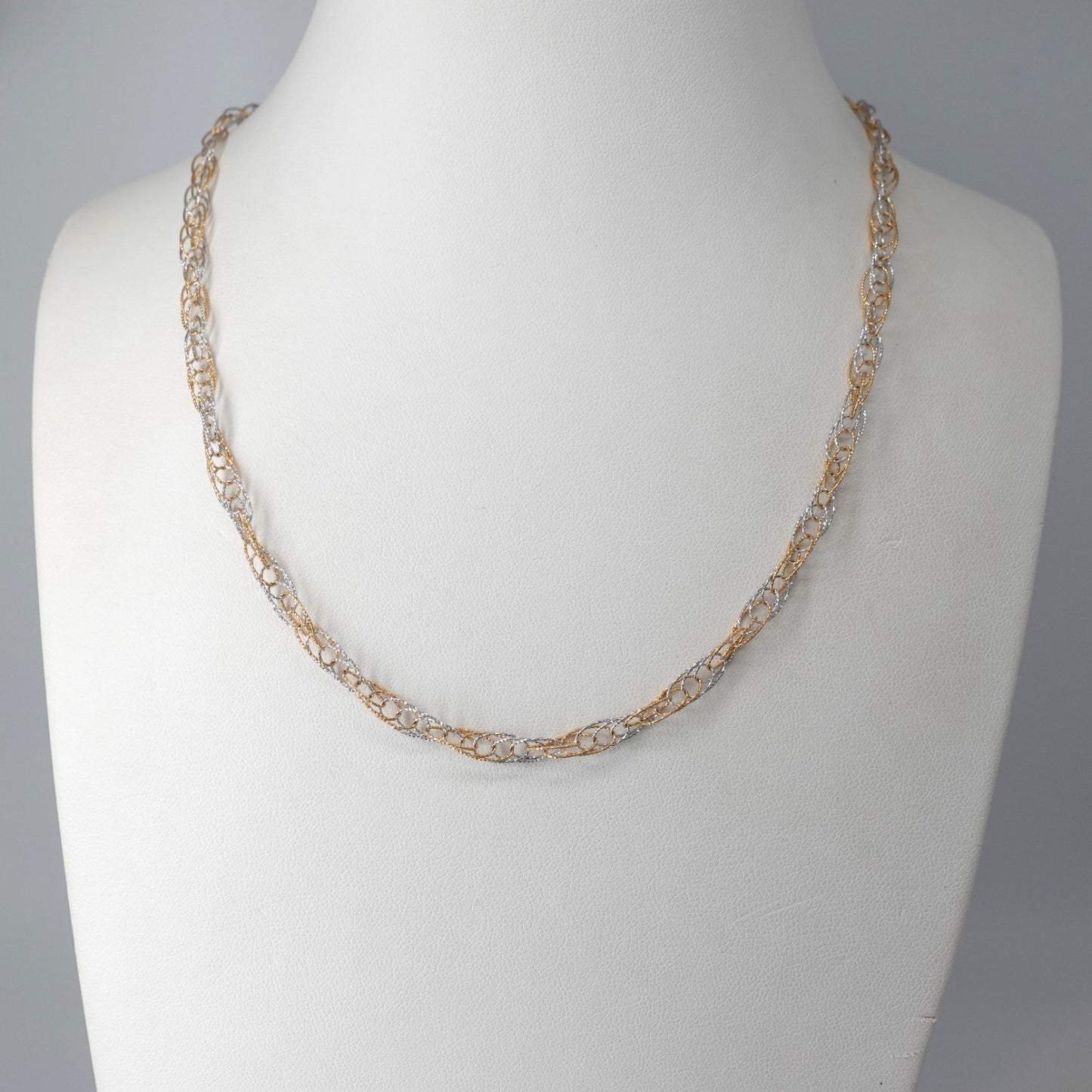 Collana a maglia intrecciata