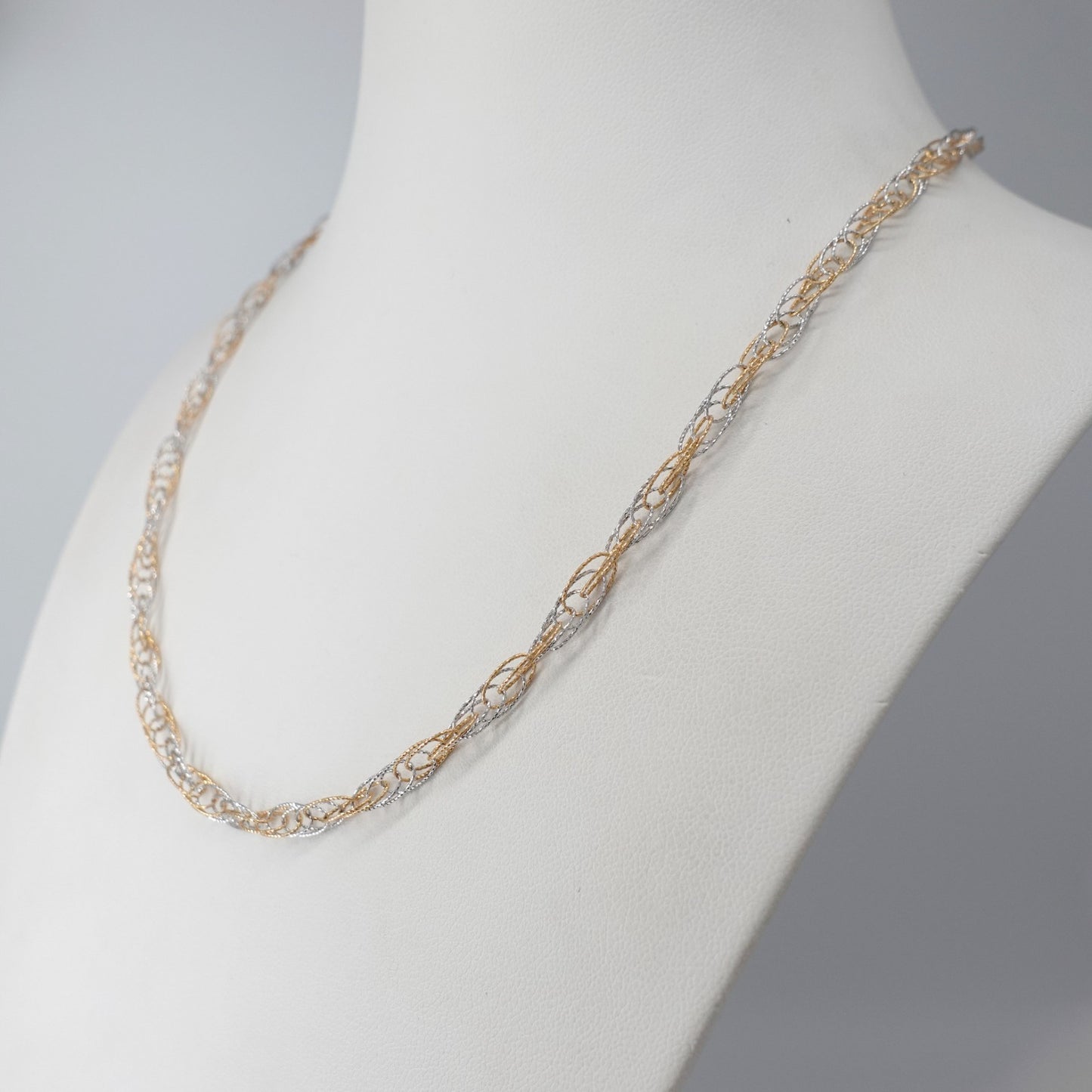 Collana a maglia intrecciata