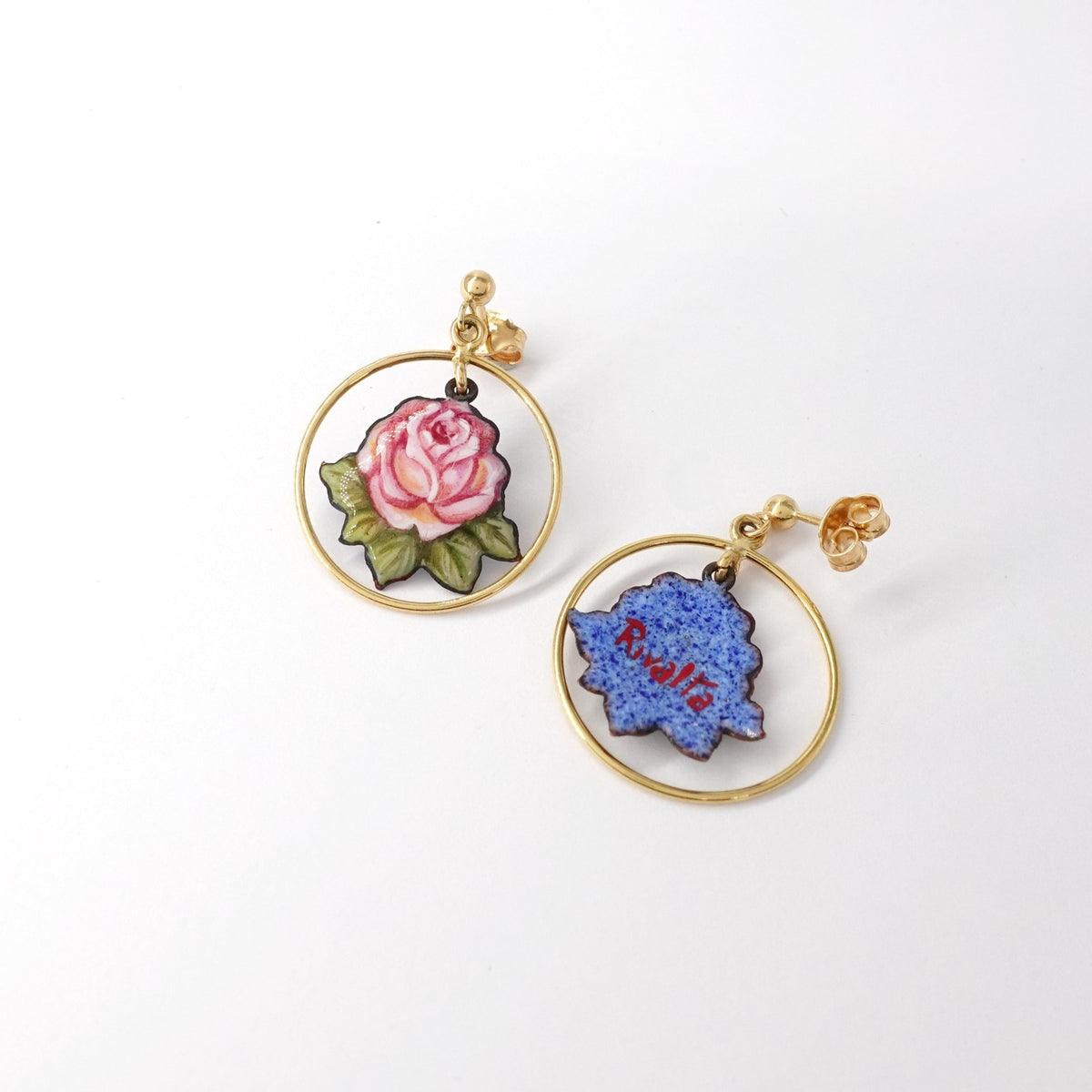 Orecchini ROSA in oro giallo 18kt smaltati, firmati  GABRIELLA RIVALTA