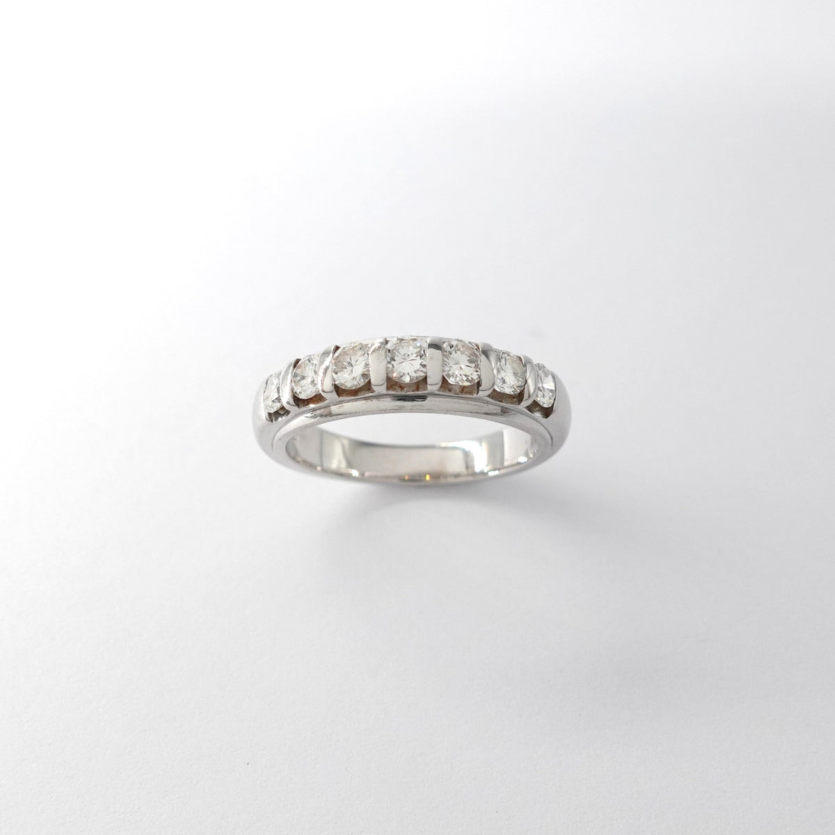Anello Rivière con Diamanti