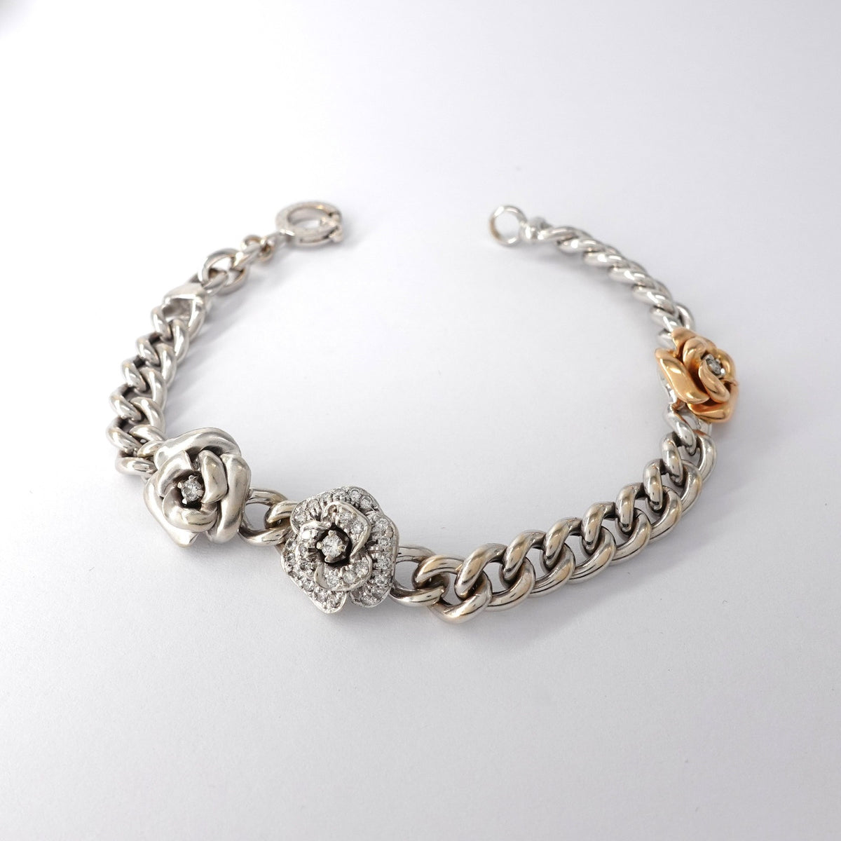 Bracciale Groumette con Rose Tridimensionali e Diamanti