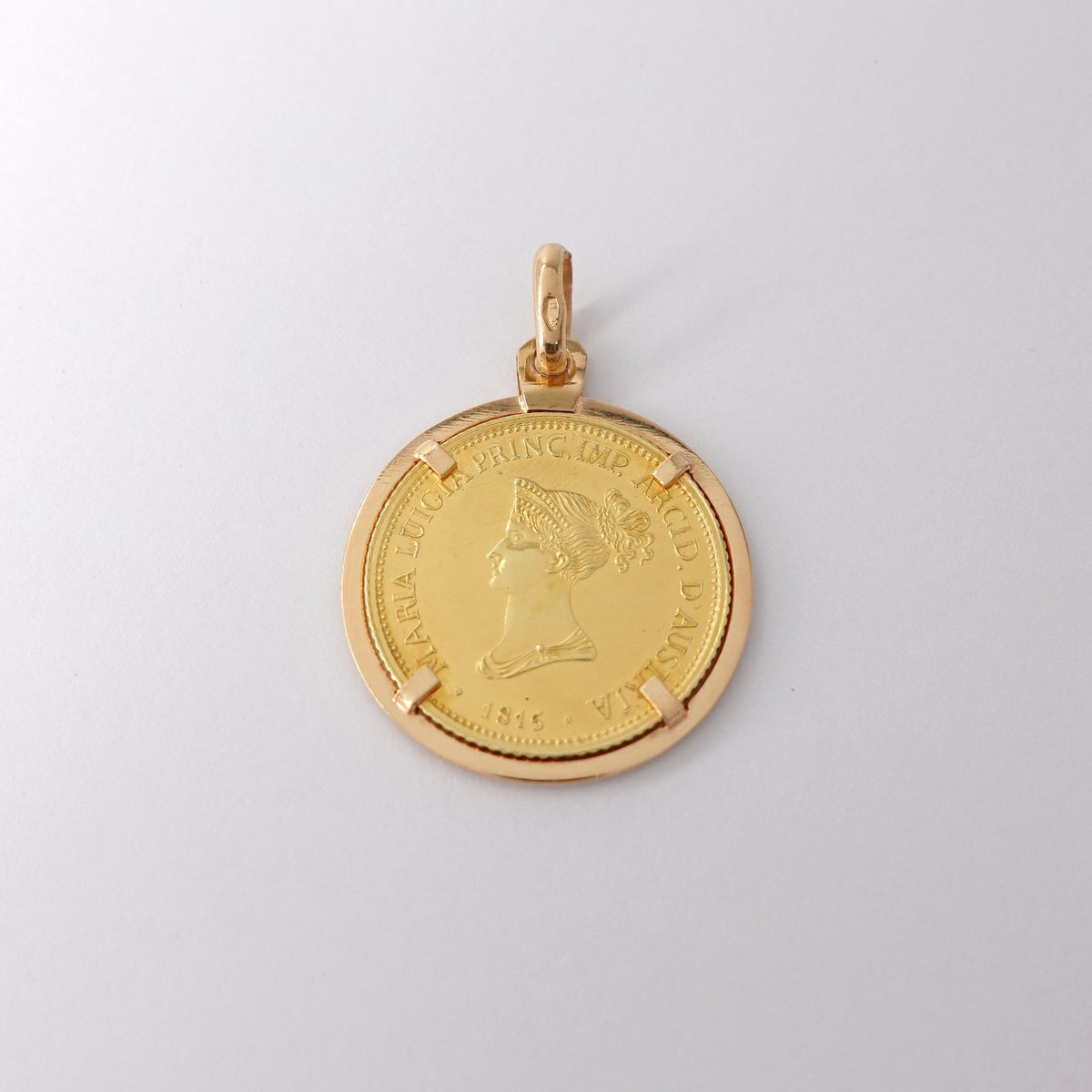 Ciondolo in Oro Giallo 18kt con Moneta Storica (21kt)