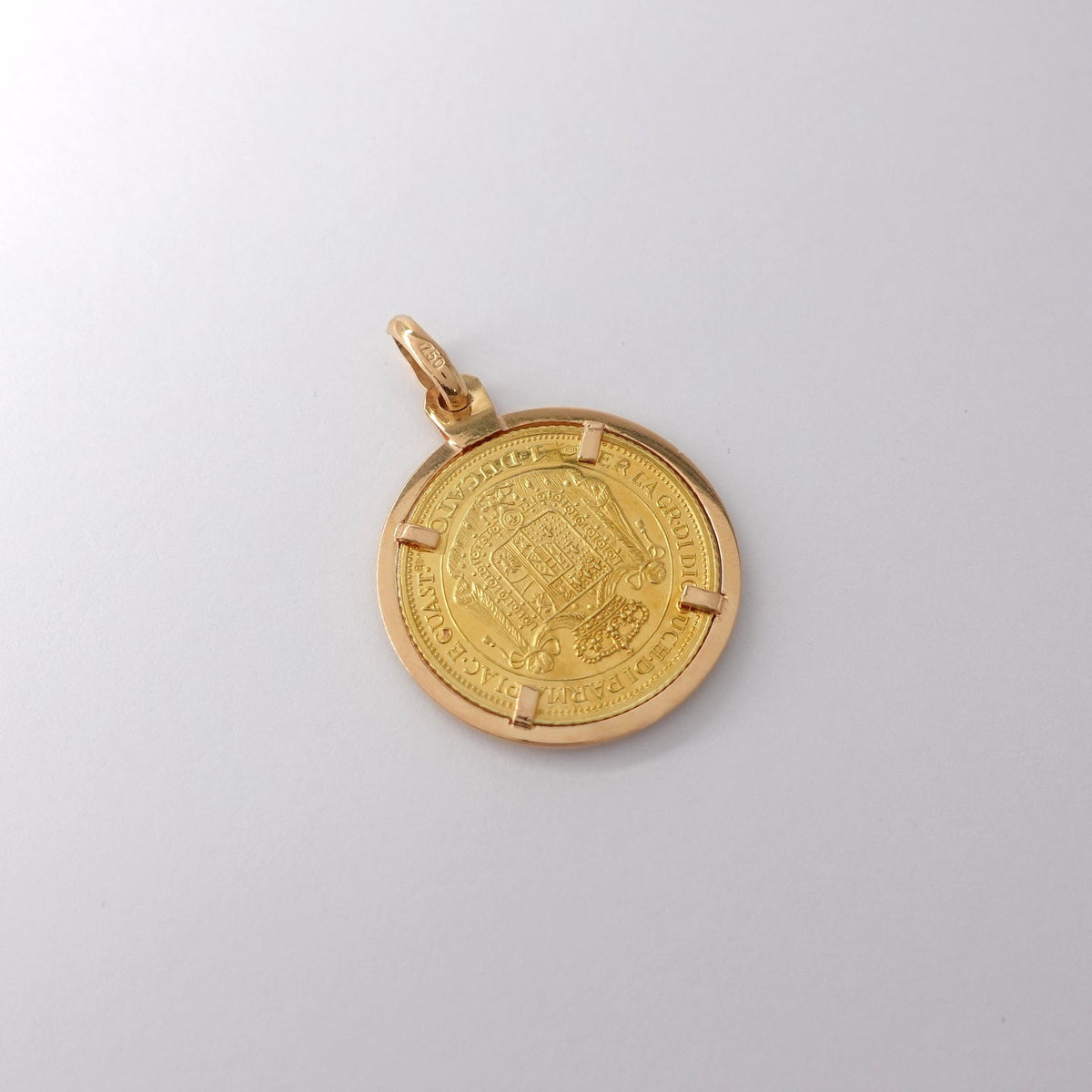 Ciondolo in Oro Giallo 18kt con Moneta Storica (21kt)