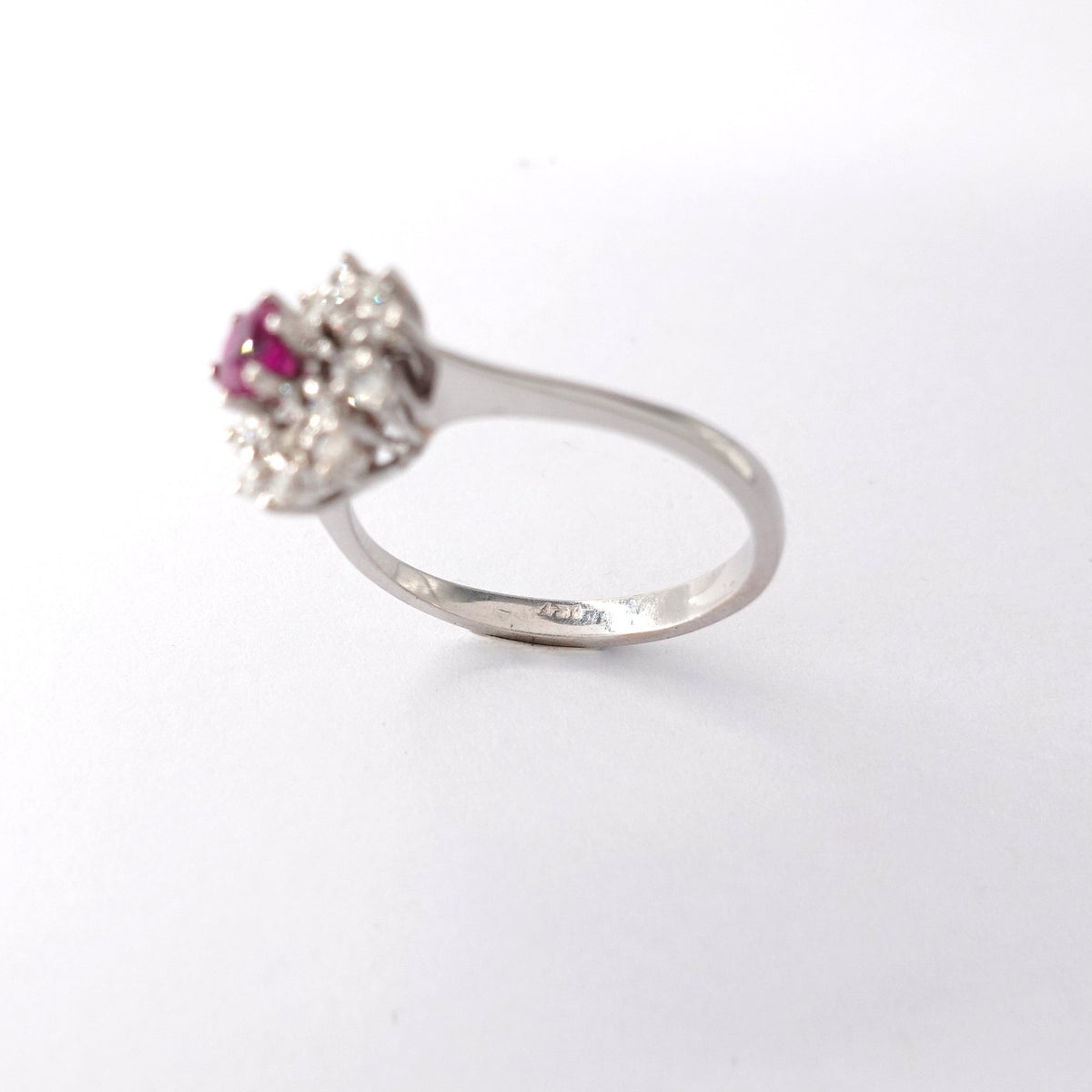 Anello Margueriten con Rubino e Diamanti