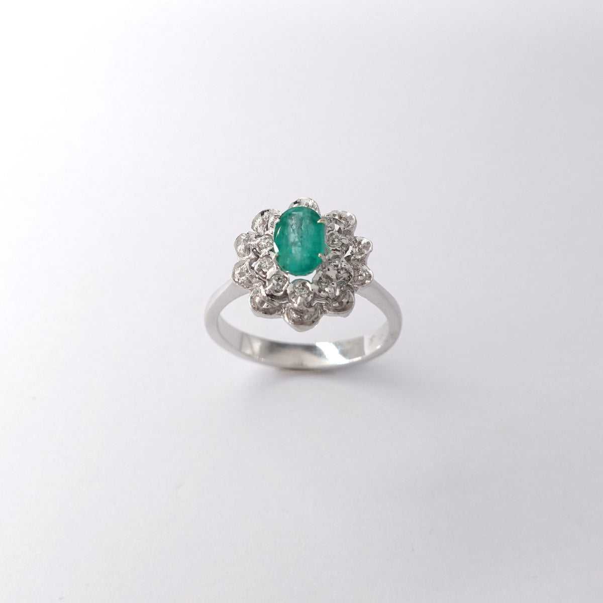 Descrizione Anello Smeraldo e Diamanti