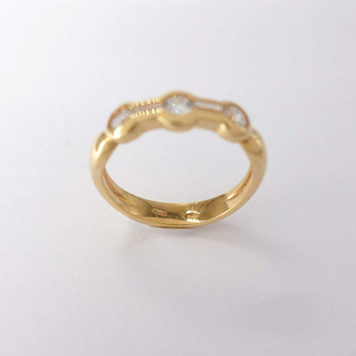 Anello con Diamanti Taglio Brillante e Baguette