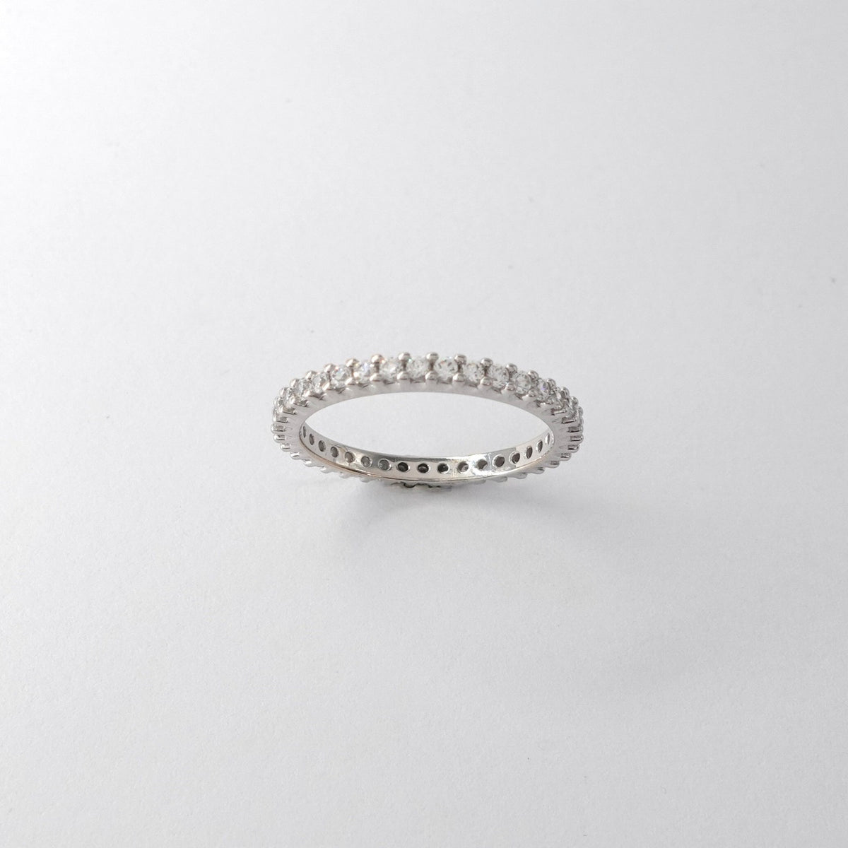 Anello Eternity con Zirconi