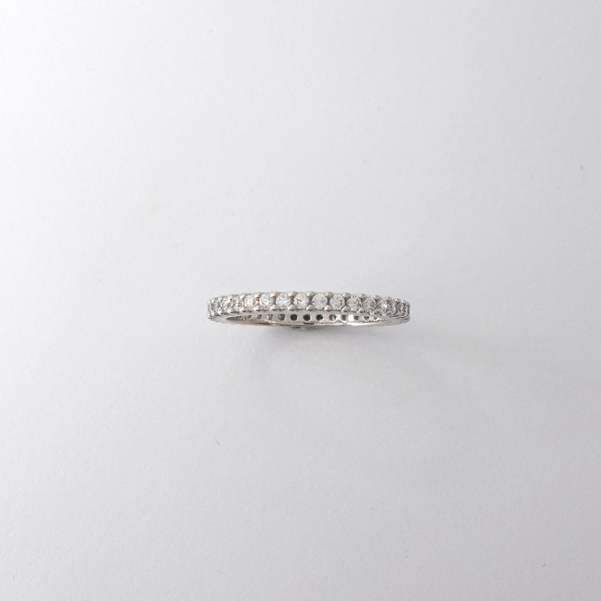 Anello Eternity con Zirconi