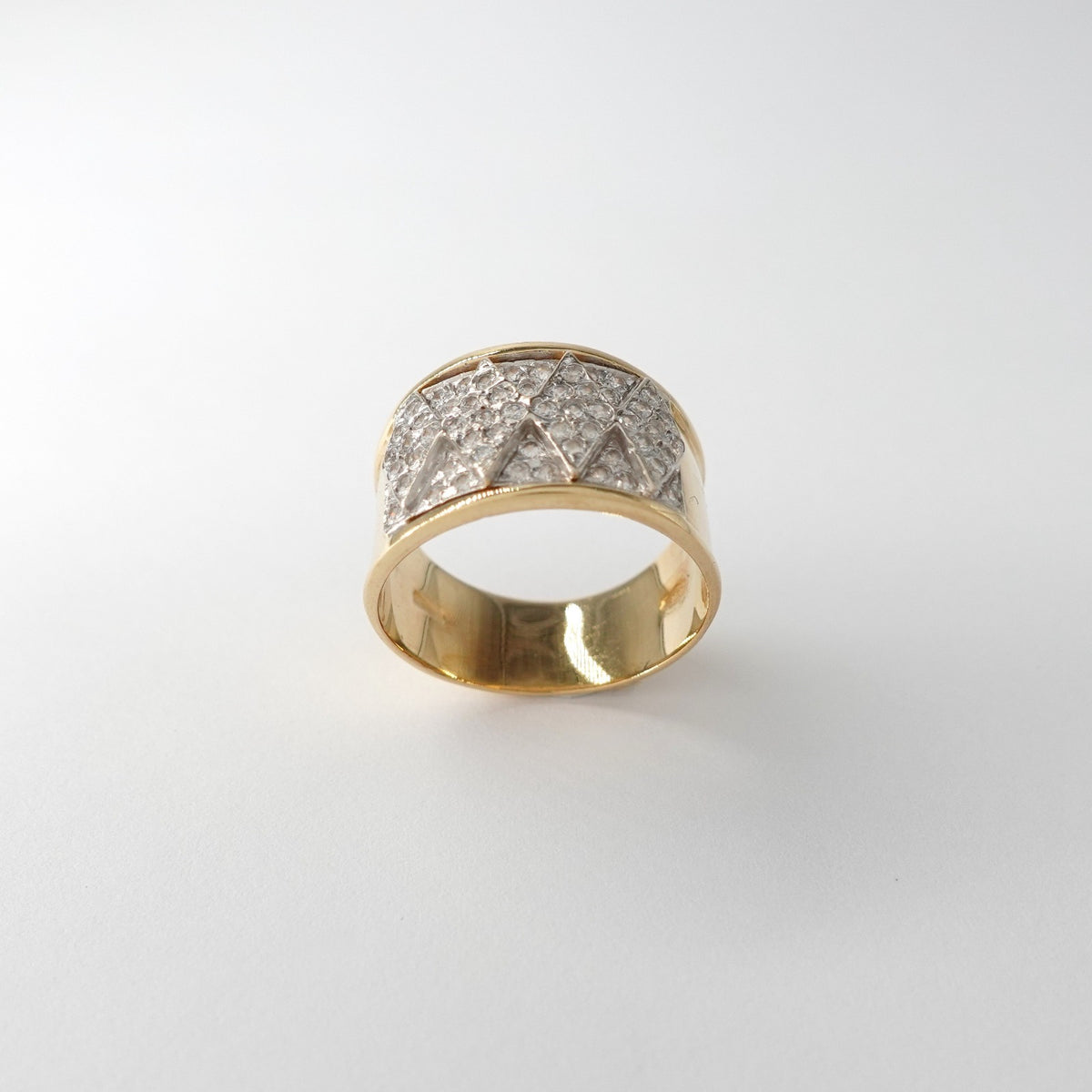 Anello a Fascia con Zirconi