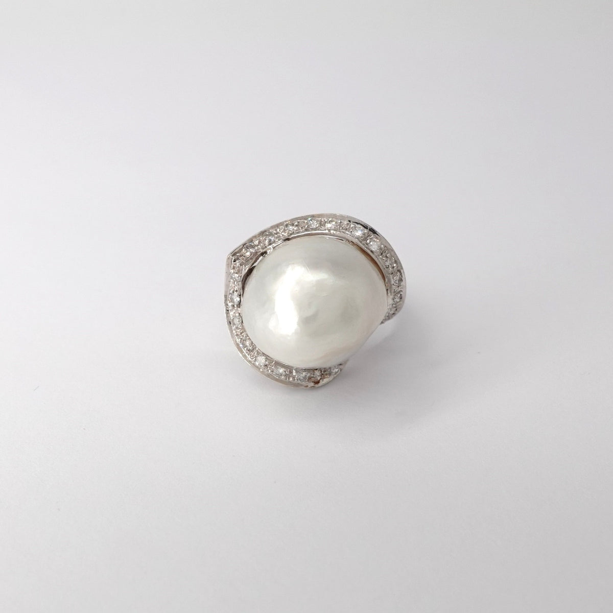 Anello in Oro   con Diamanti e Perla Scaramazza