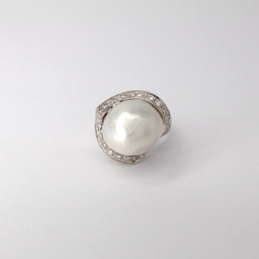 Anello in Oro   con Diamanti e Perla Scaramazza