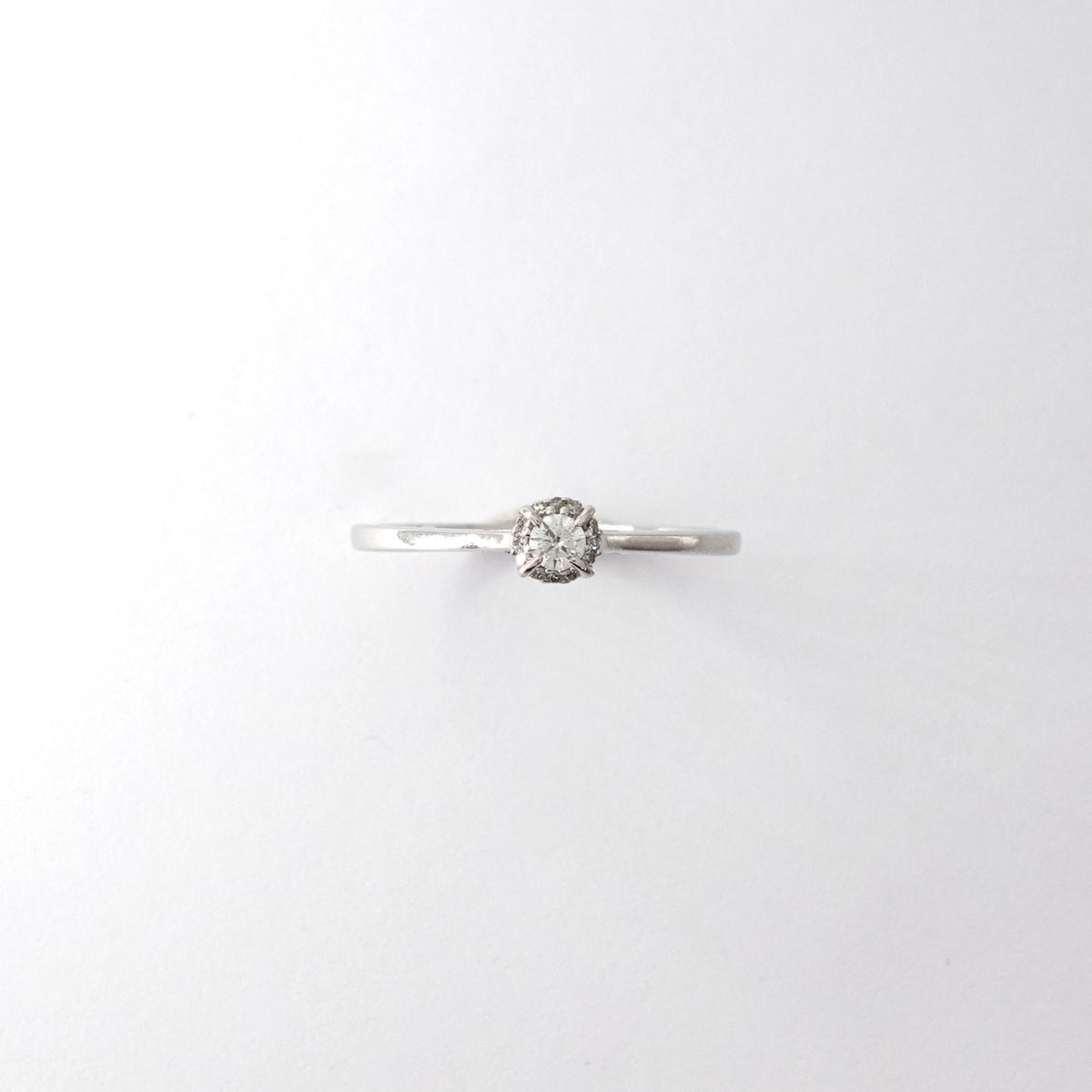 Anello Solitario in Oro  con Diamanti