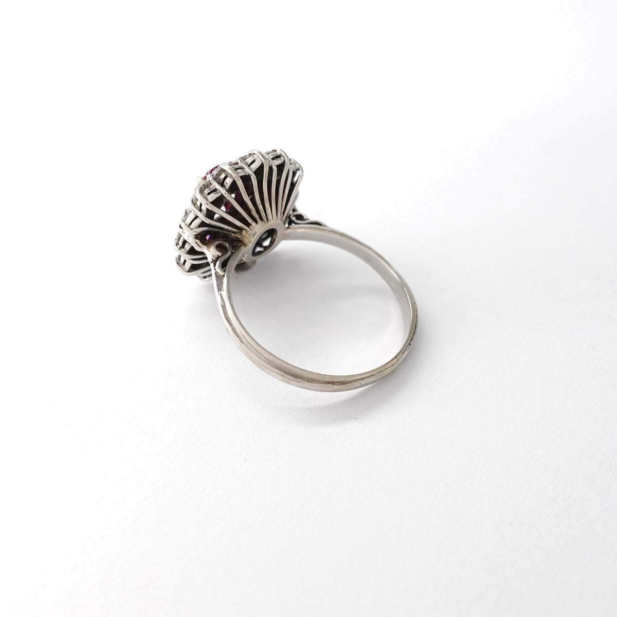 Anello con rubino