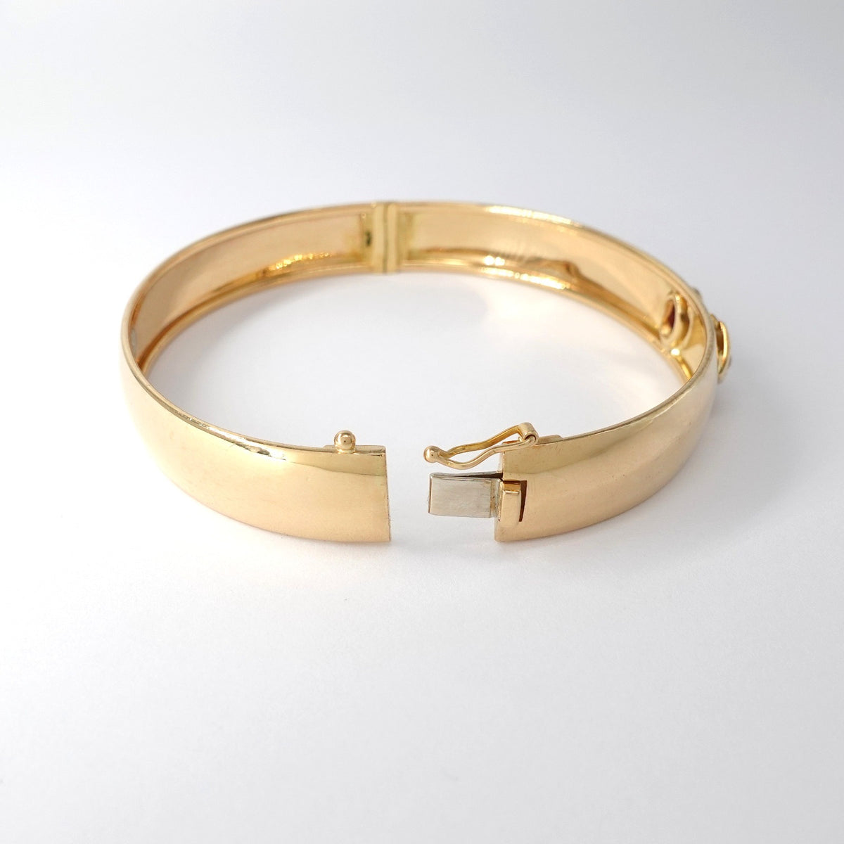 Bracciale rigido  con zirconi e rubino