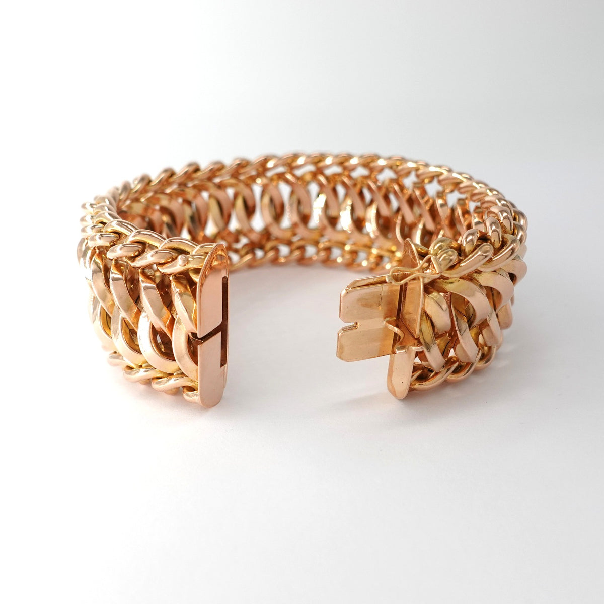 Bracciale a fascia alta lavorata