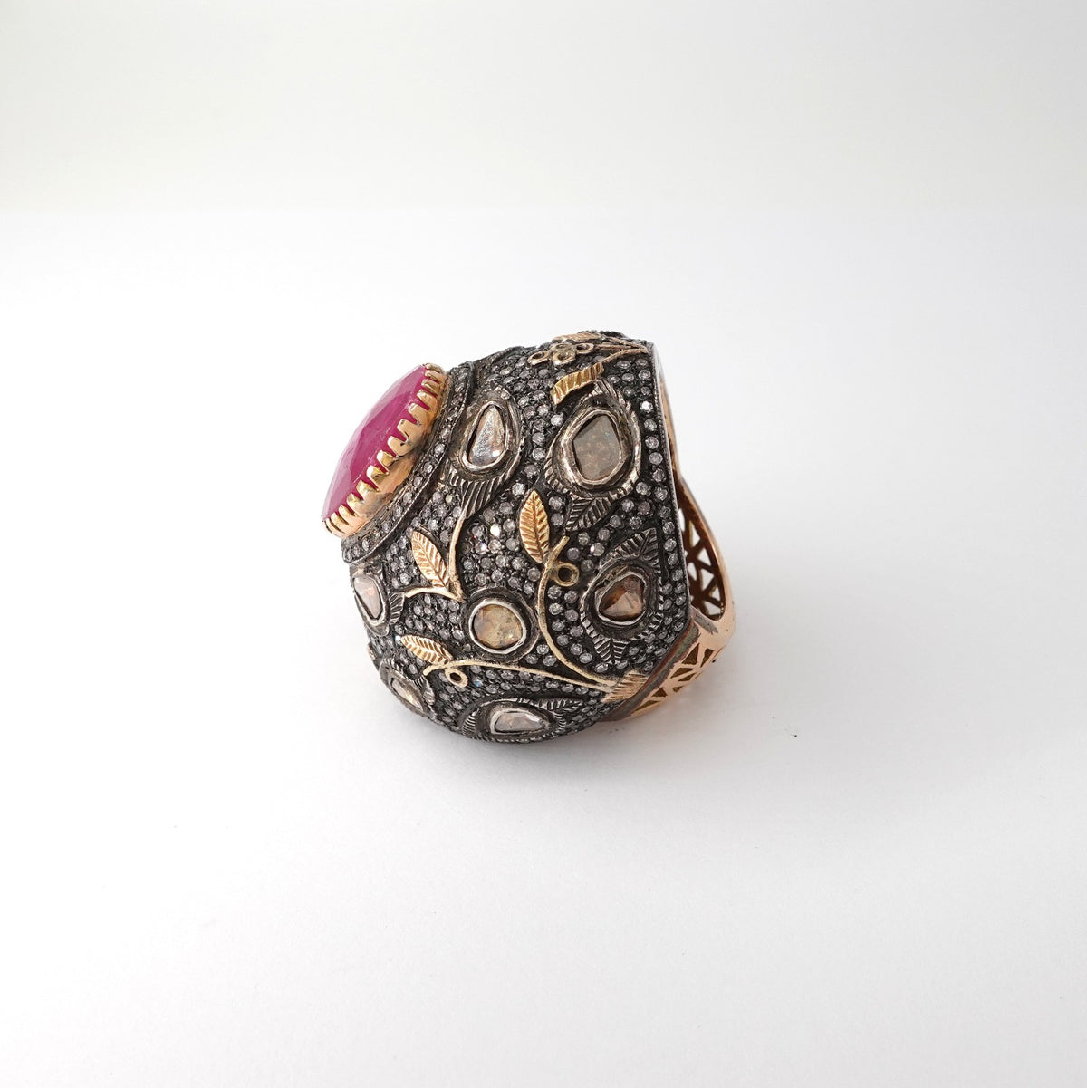 Anello  con diamanti e rubino