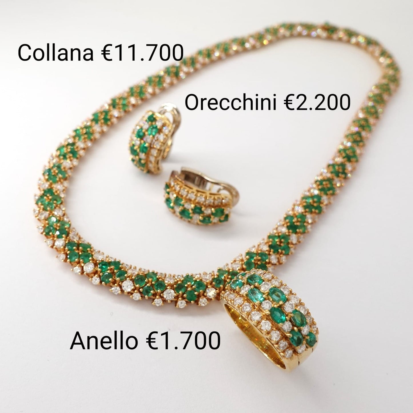 Parure con diamanti e smeraldi