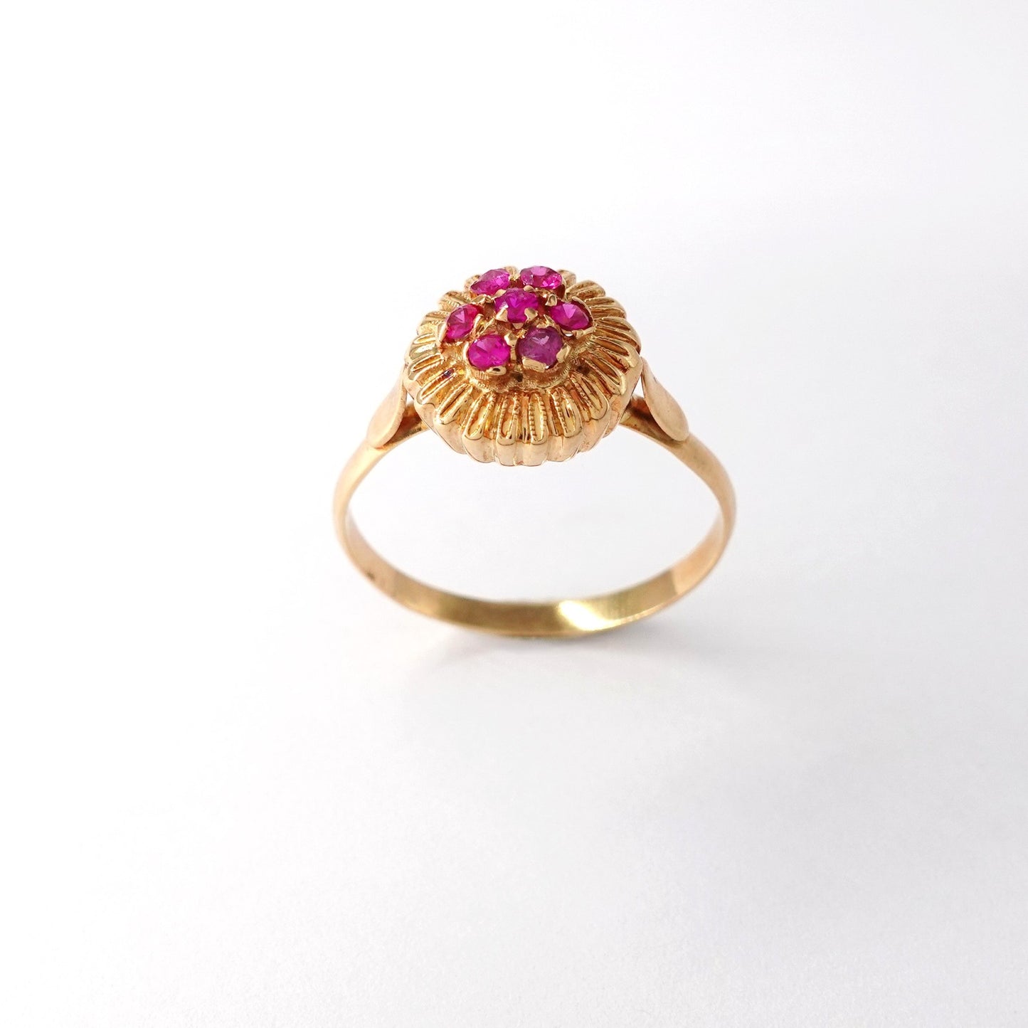 Anello in oro giallo 18kt con zirconi