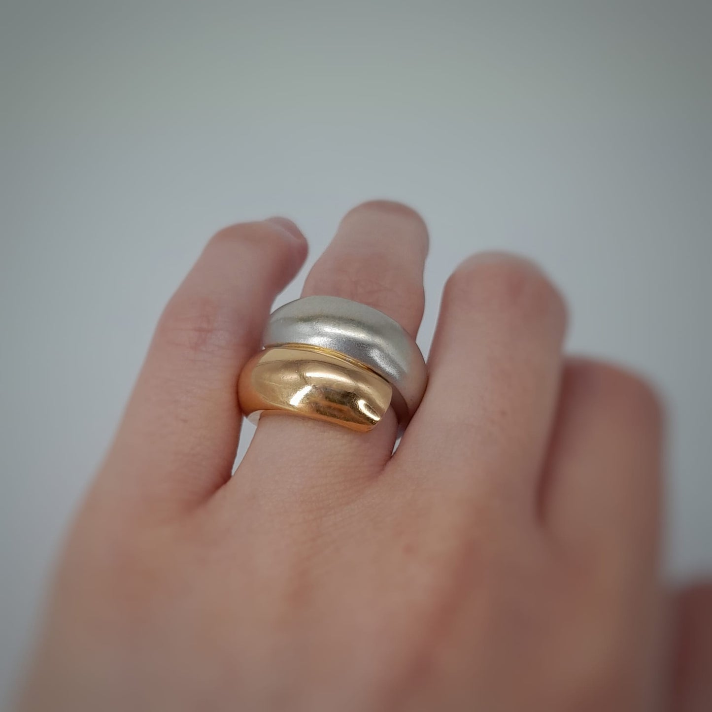 Anello contrariè