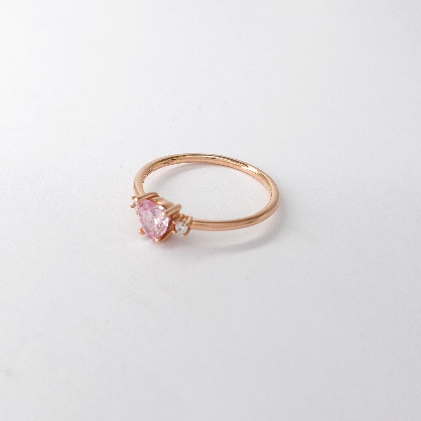 Anello con cuore rosa