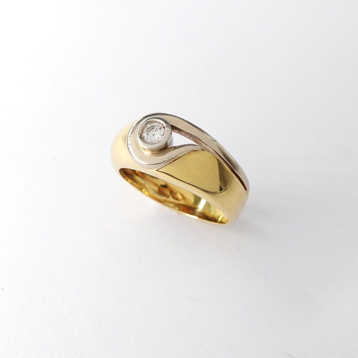 Anello solitario