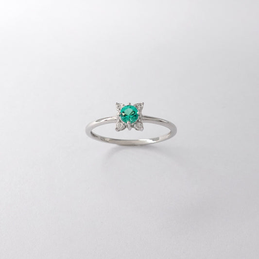 Anello con smeraldo