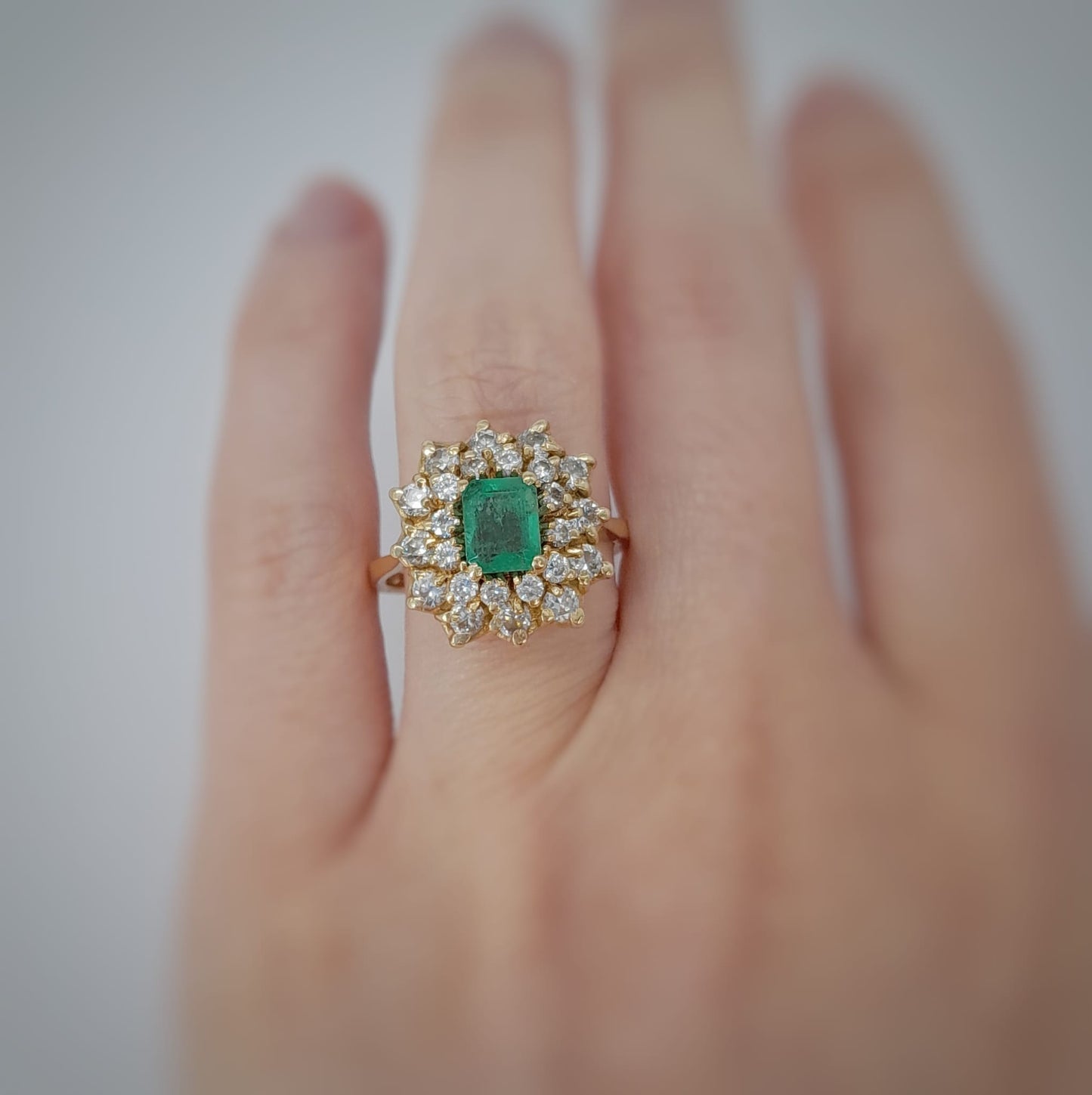 Anello  con smeraldo e zirconi