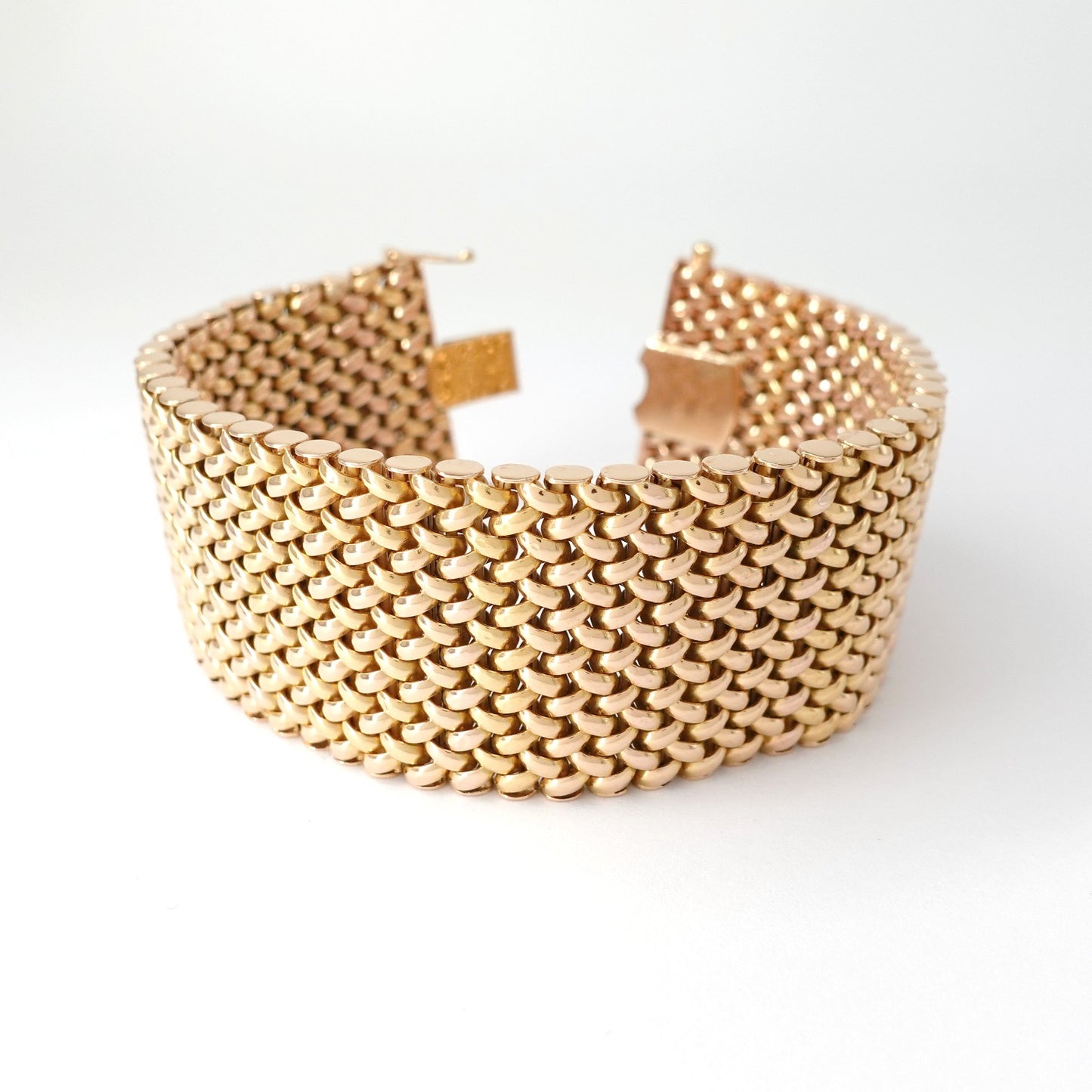 Bracciale a fascia alta intrecciata
