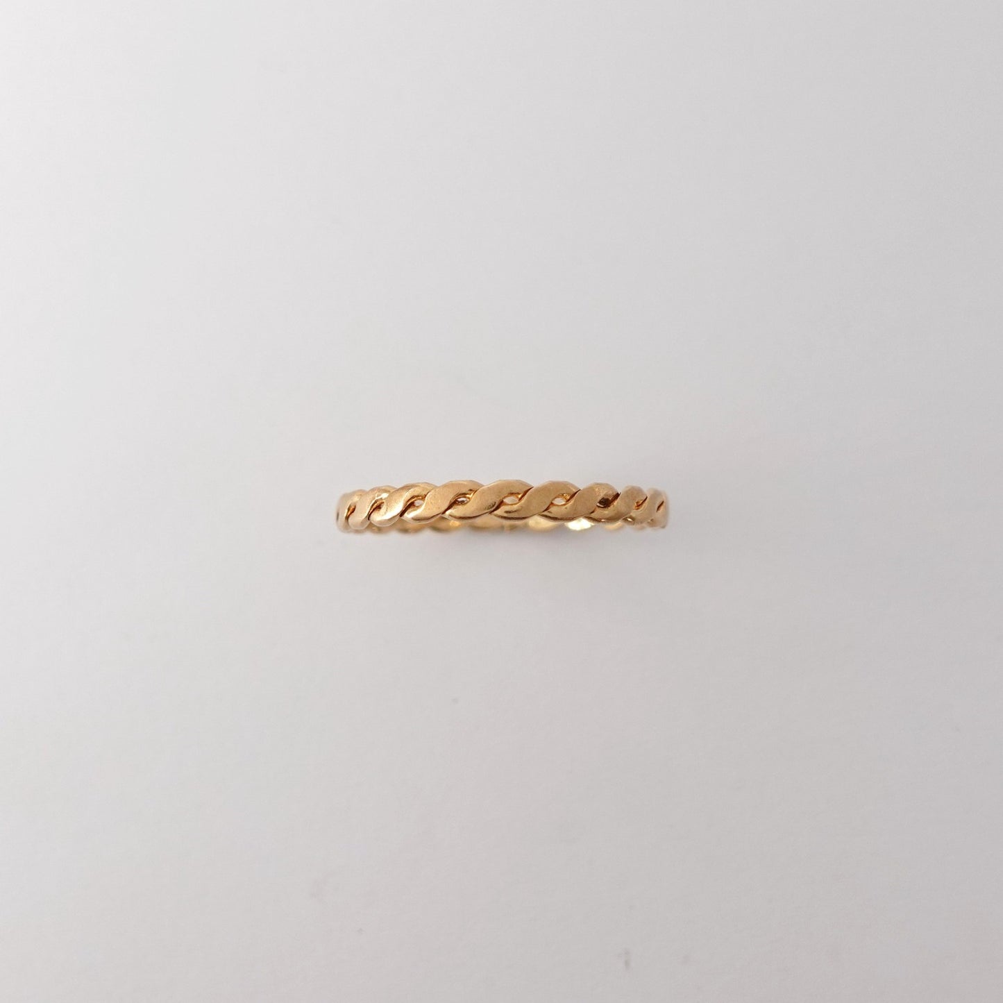 Anello intrecciato