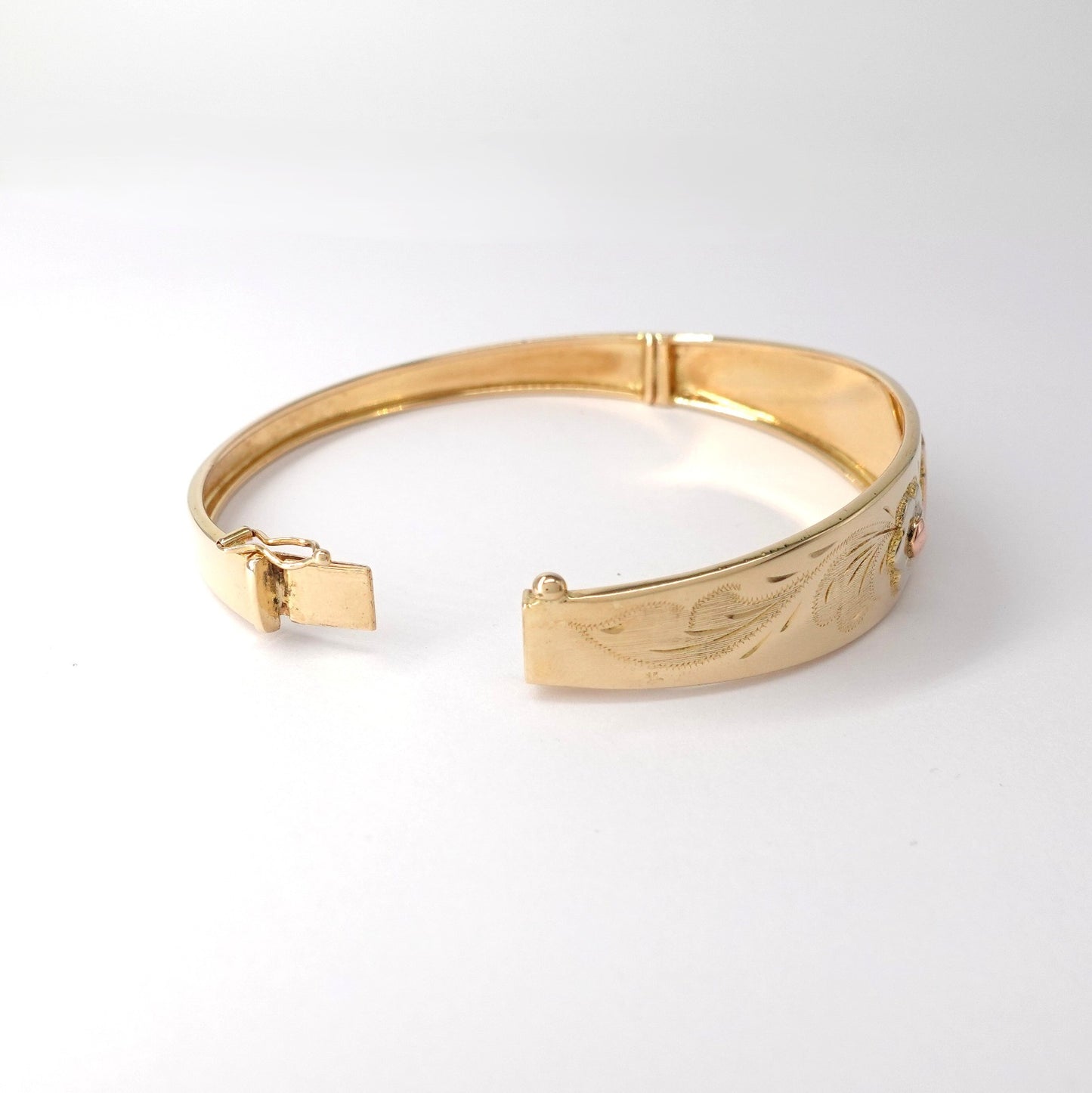 Bracciale rigido lavorato