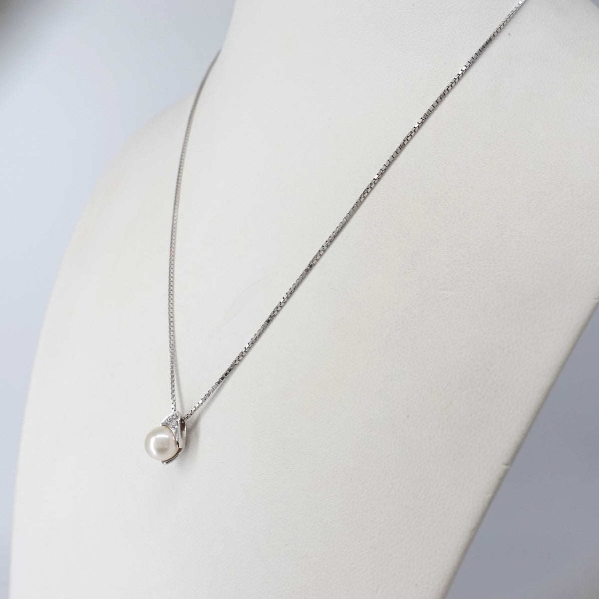 Collana  con Perla e Diamanti
