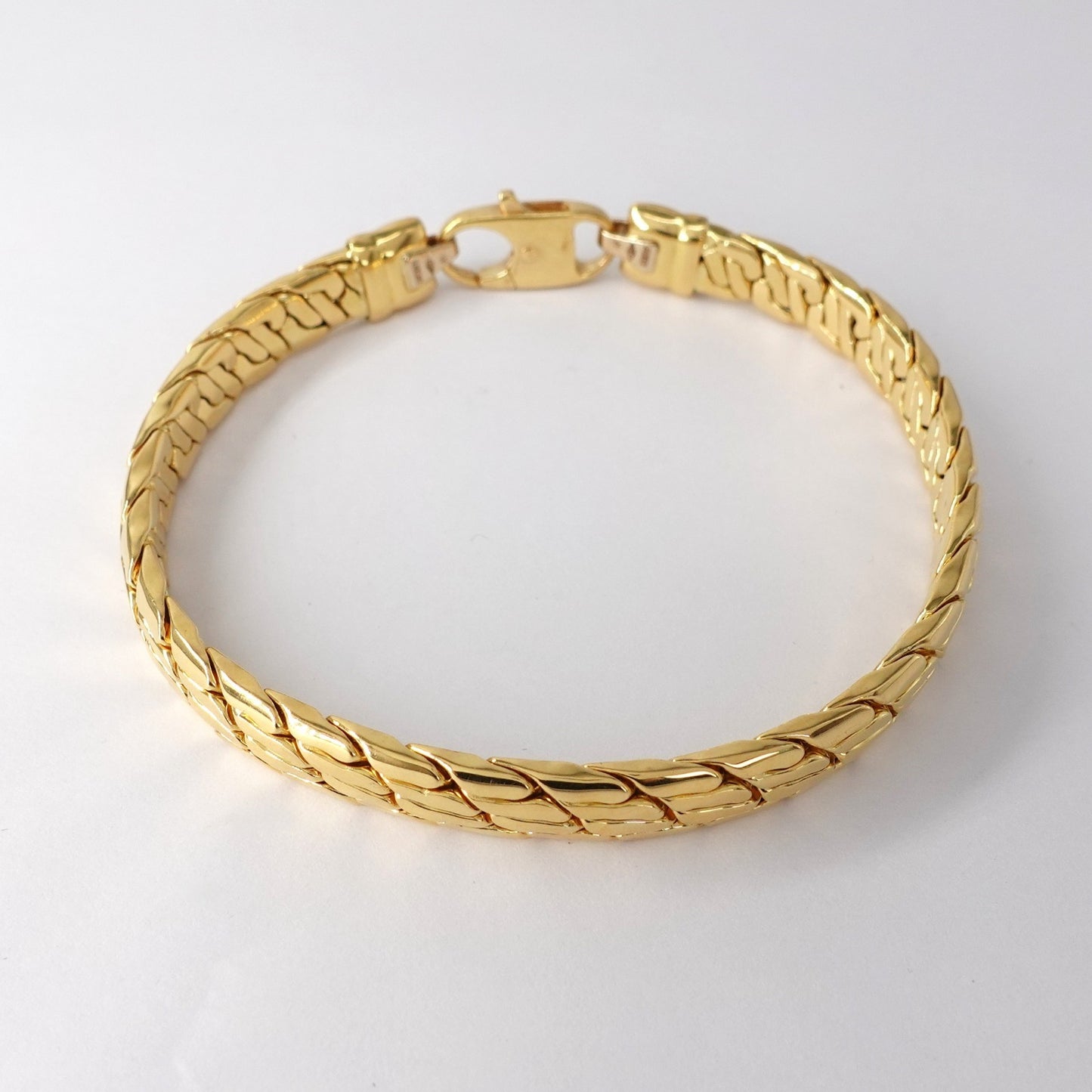 Bracciale semirigido