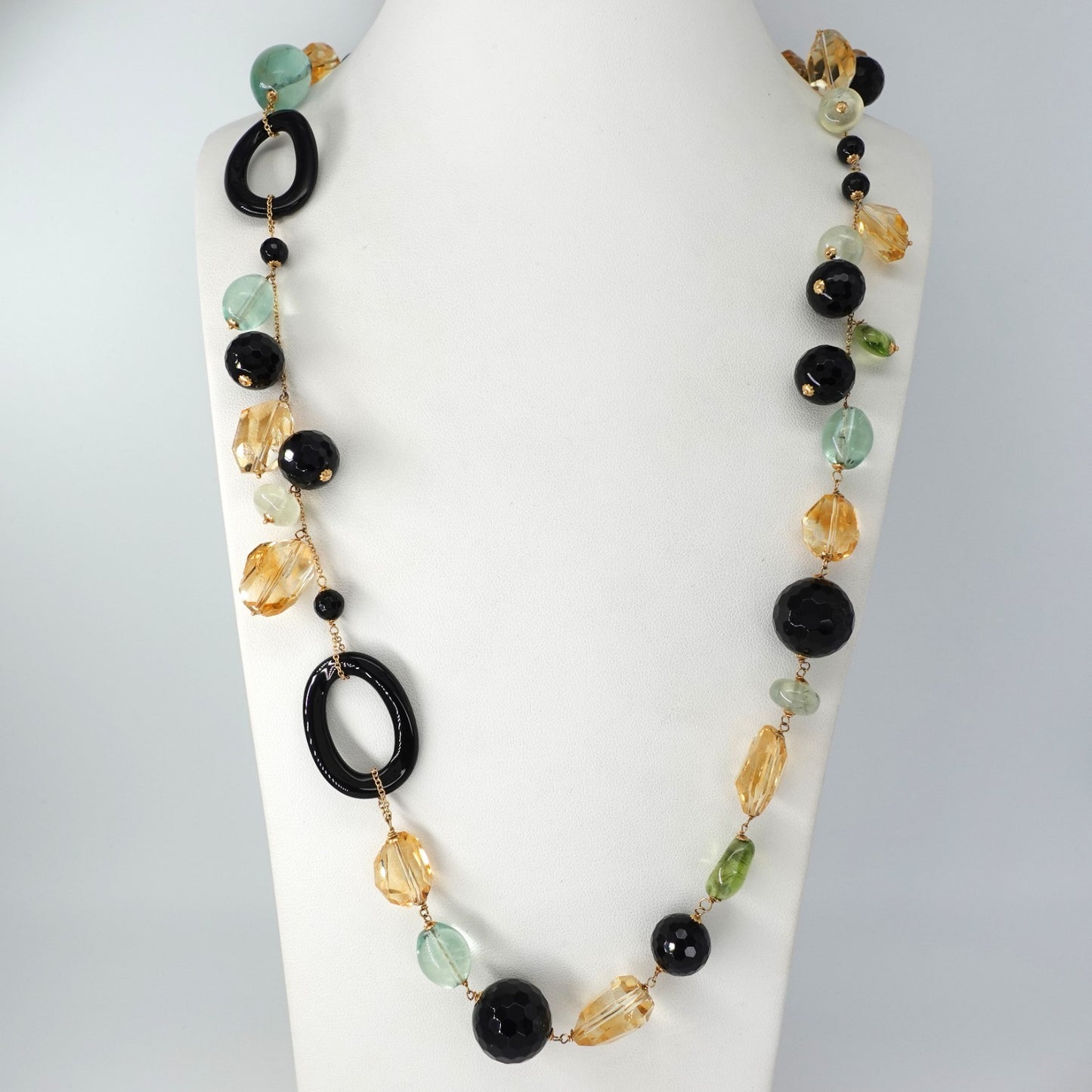 Collana con pietre naturali