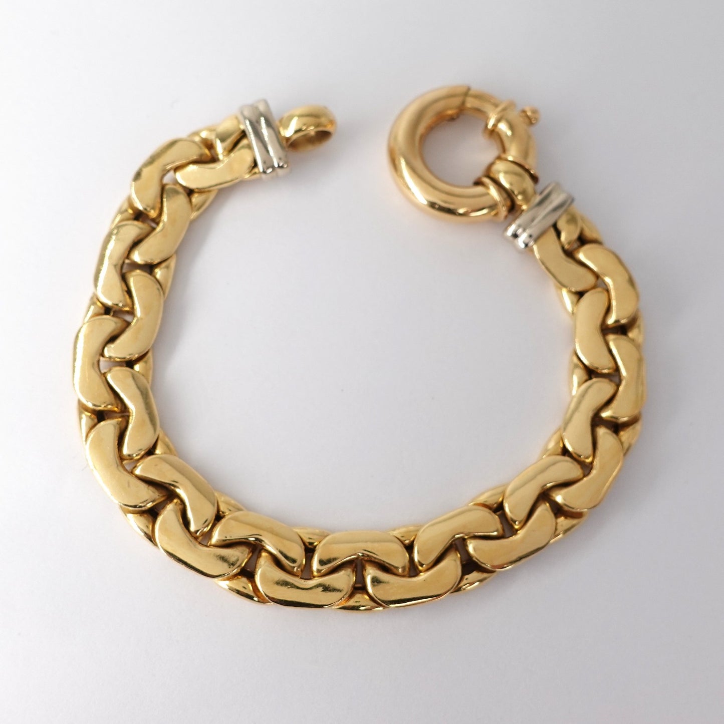 Bracciale a maglia piatta