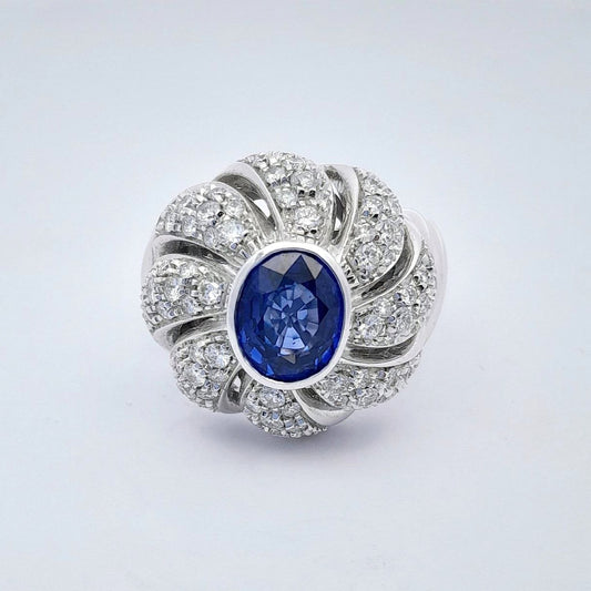 Anello in oro bianco con Zaffiro e Diamanti